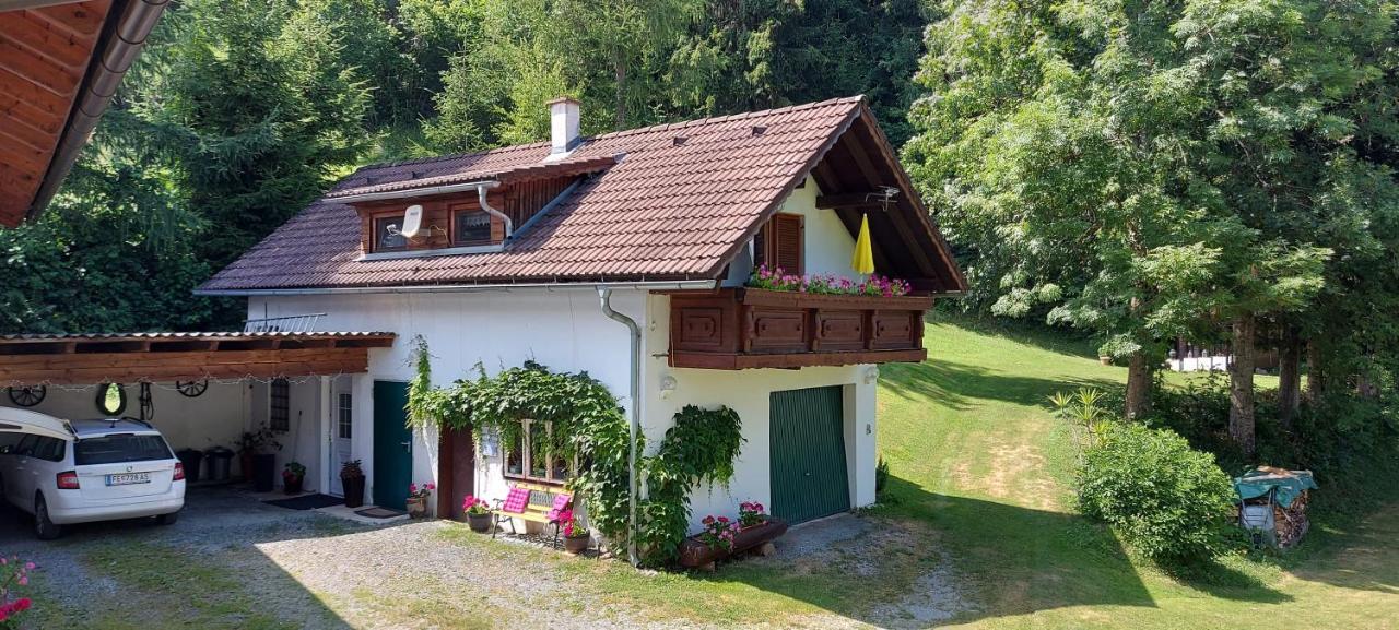 Ferienwohnung Nadine Egger Himmelberg Exterior photo